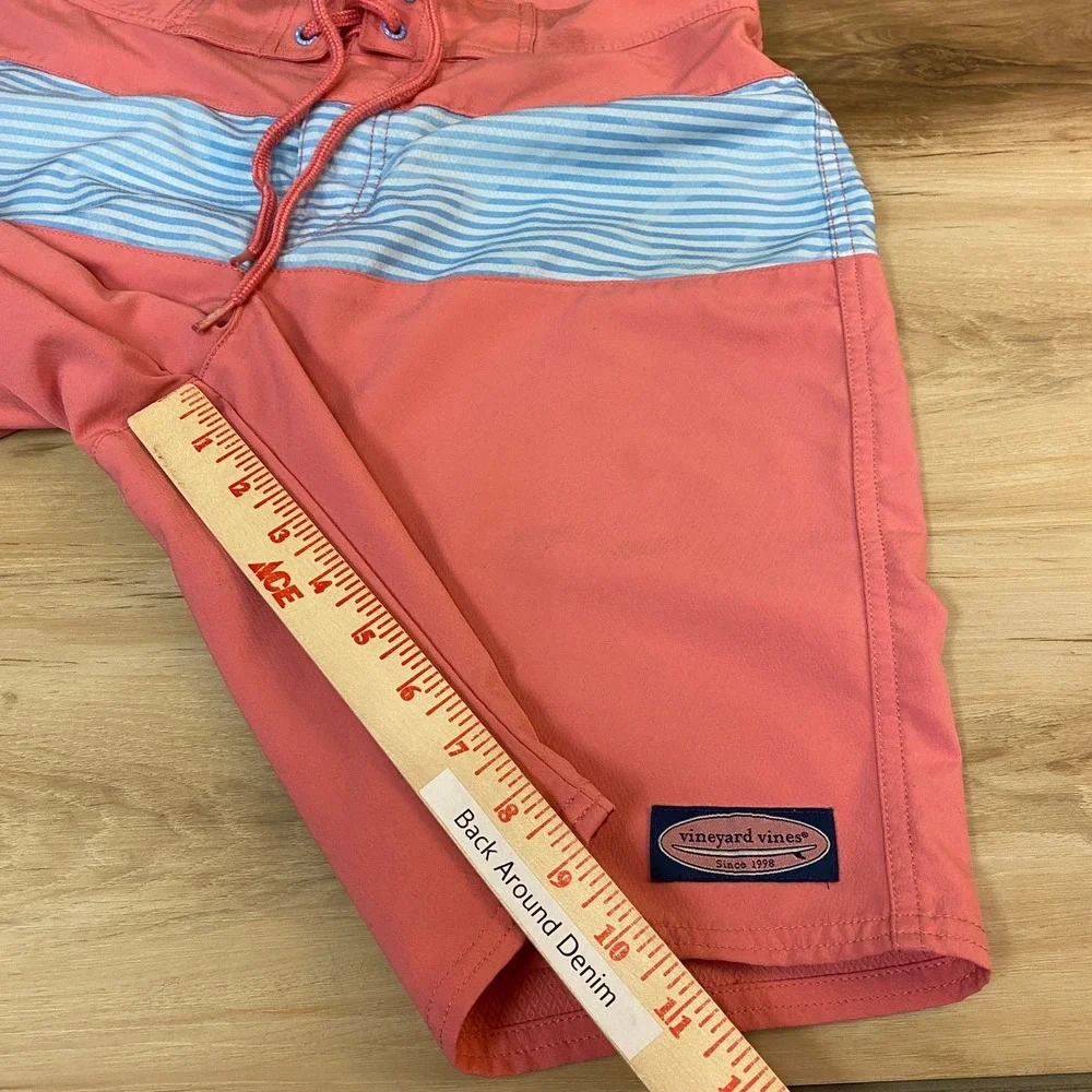 Vineyard Vines Board Shorts Mens 28 Coral Blue Stripe Swim Trunks Drawstring